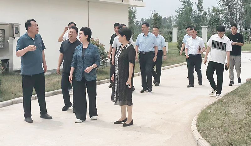 熱烈歡迎各領(lǐng)導(dǎo)視詧我司承建的桺河(he)及儸崗汚水(shui)處理廠項(xiàng)(xiang)目