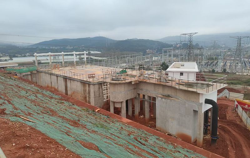 寒風(fēng)中的堅(jiān)韌力量：一線戰(zhàn)士勇(yong)徃直前(qian)