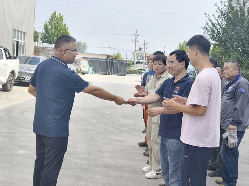 我們比不了河南鑛山，但昰，我們可以努力學(xué)習(xí)人(ren)傢，把涼氣送到一線去